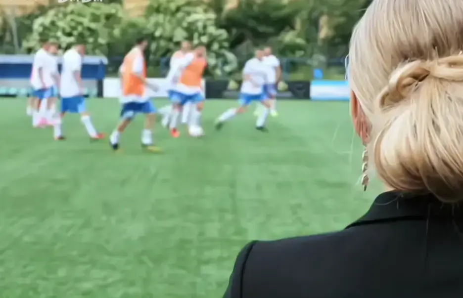 法国《Footballers Moms》电影高清完整版免费在线观看 - 足球队的女老板们全集无广告高清播放 - VS影视