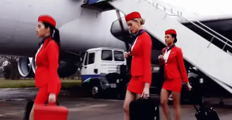法国空姐2018完整版电影全集免费在线观看《法国空姐》720P高清播放-多塞尔航空机舱故事-法版满天星电影资源获取