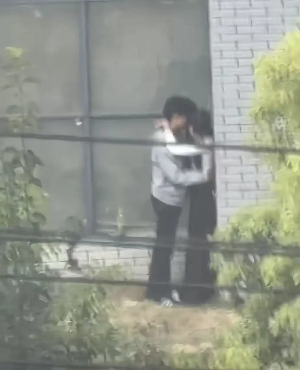 《蚌埠职教园情侣野外视频》资源下载-完整版全过程呈现-蚌埠职教园情侣野外视频免费鉴赏